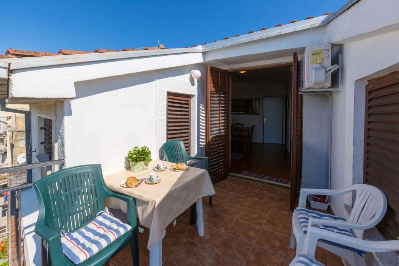 Apartment In Crikvenica 5600 Екстер'єр фото